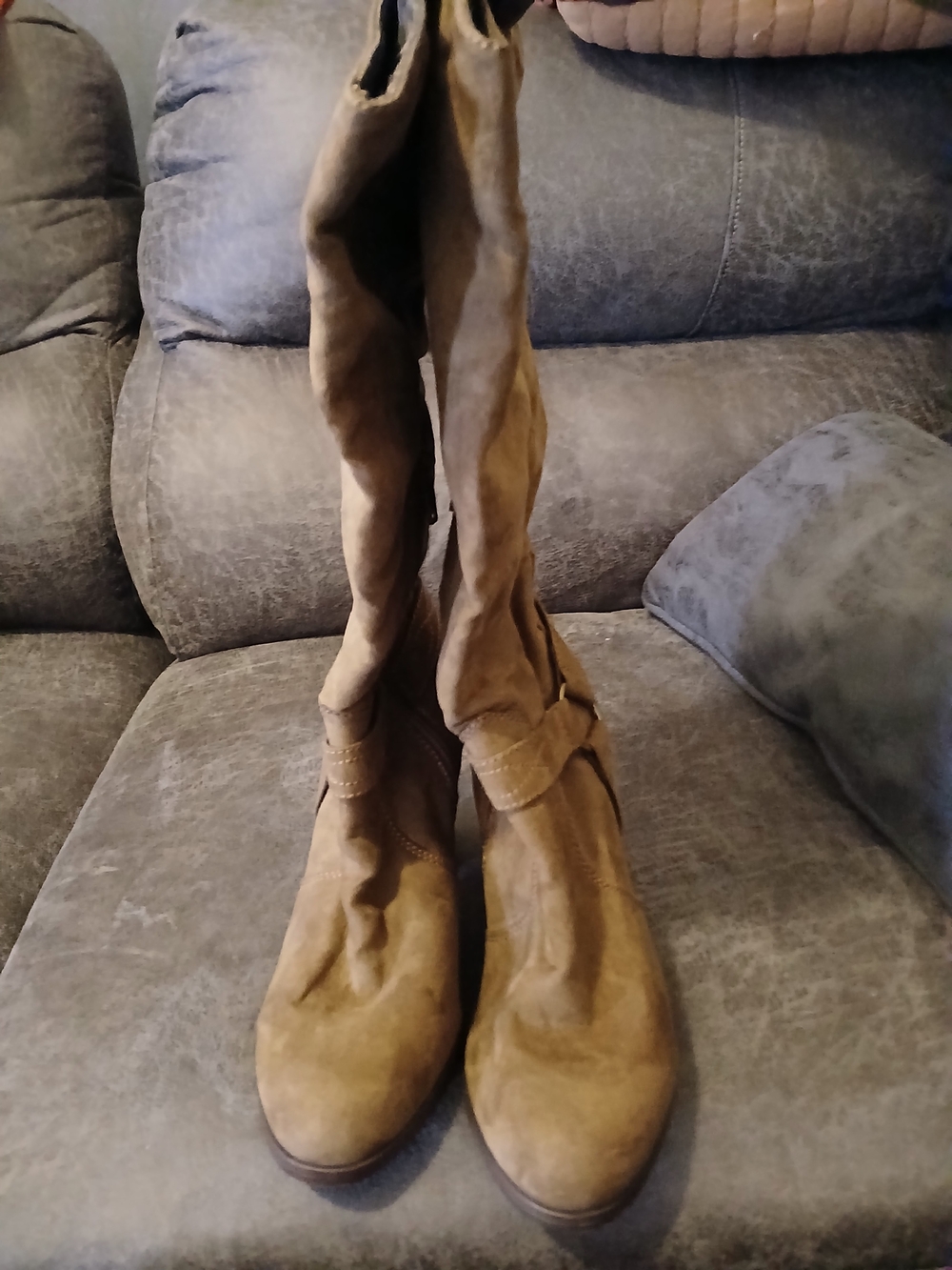Women's Knee-High Suede Boots - Brown Size 8 Zipper